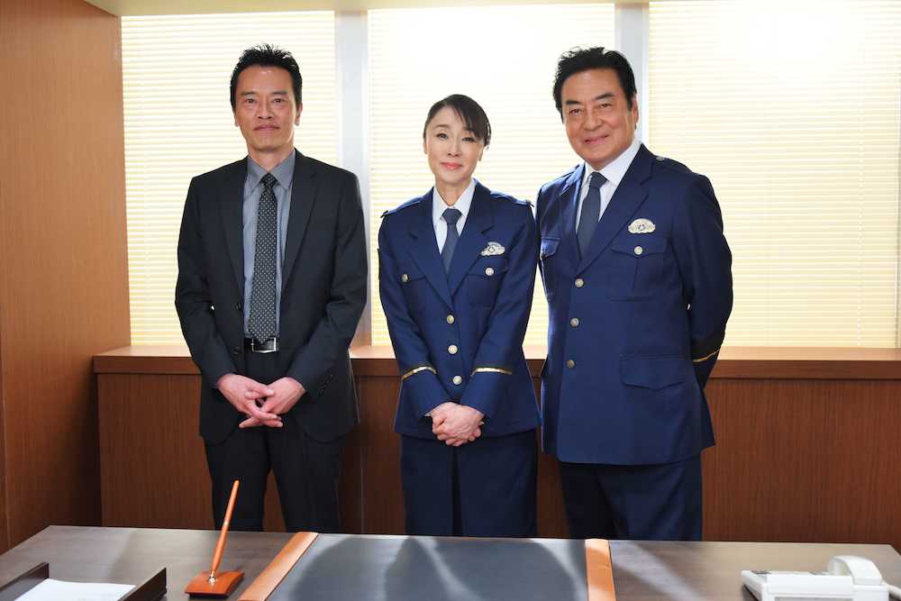 ドラマ「秘密捜査官　危険な二人」に出演した（左から）遠藤憲一、浅野ゆう子、高橋英樹
