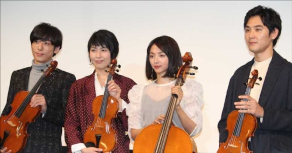 ＴＢＳドラマ「カルテット」。担当楽器を持つ（左から）高橋一生、松たか子、　満島ひかり、松田龍平