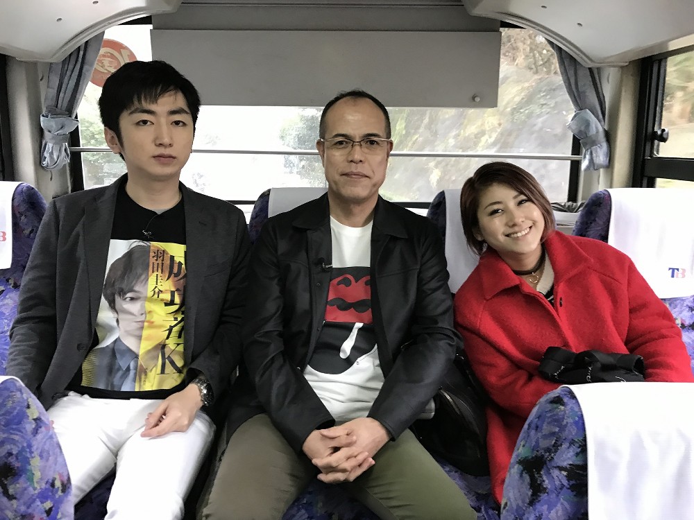 新シリーズ「ローカル路線バス乗り継ぎの旅Ｚ」で新コンビを組む田中要次（中央）と羽田圭介（左）。初回のマドンナはＩＭＡＬＵ（Ｃ）テレビ東京