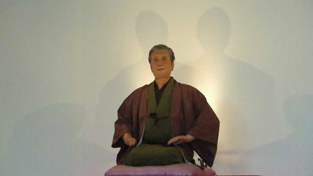 「竹の子」を演じる桂米朝さんのアンドロイド