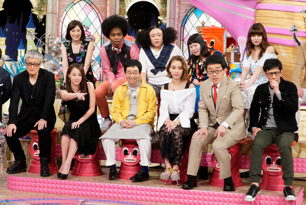 「ダウンタウンＤＸ」ＳＰに出演する沢尻エリカ（前列左から２人目）ら（Ｃ）日本テレビ