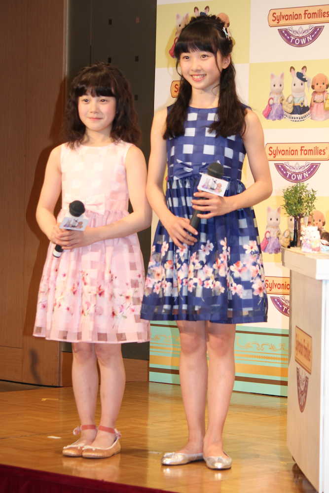 「シルバニアファミリー」プレス発表会に出席した本田望結と妹の本田紗来（左）