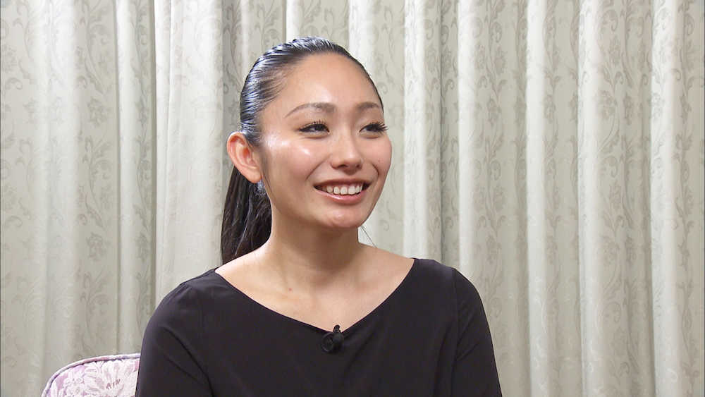 引退した浅田真央さんについてインタビューに答える安藤美姫