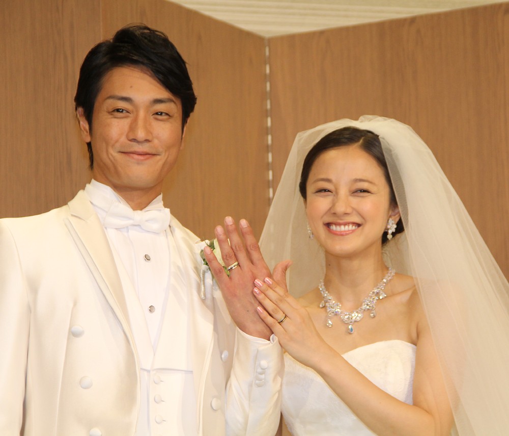 第１子が誕生した永井大・中越典子夫妻。結婚披露宴での写真