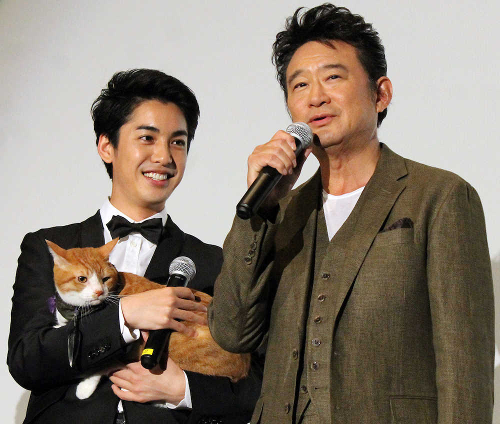 映画「猫忍」の完成披露試写会で舞台挨拶を行った大野拓朗と船越英一郎