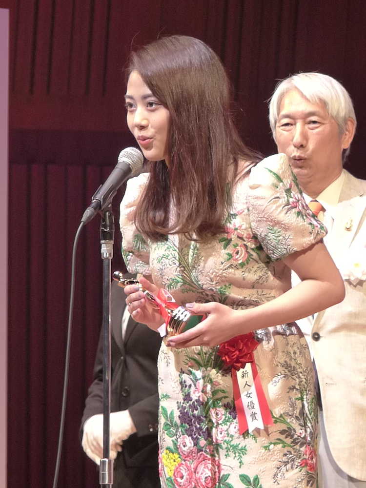 「第２６回日本映画批評家大賞」で新人女優賞を受賞した高畑充希