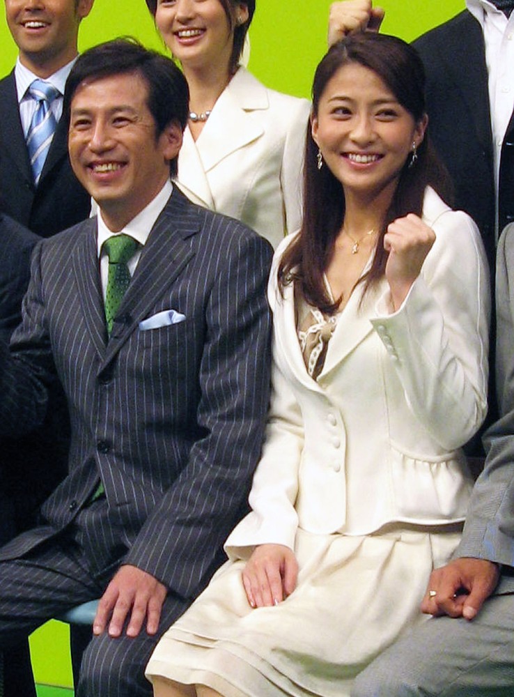 ０６年、日テレ「ＮＥＷＳＺＥＲＯ」の会見で村尾キャスターと麻央さん