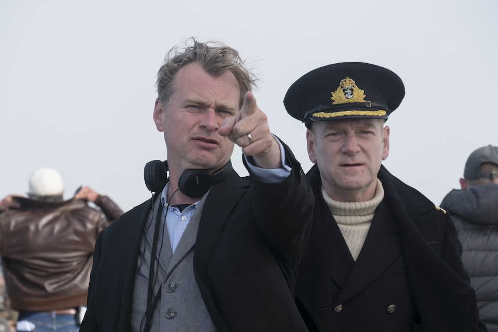 映画「ダンケルク」のメーキング写真。左がクリストファー・ノーラン監督