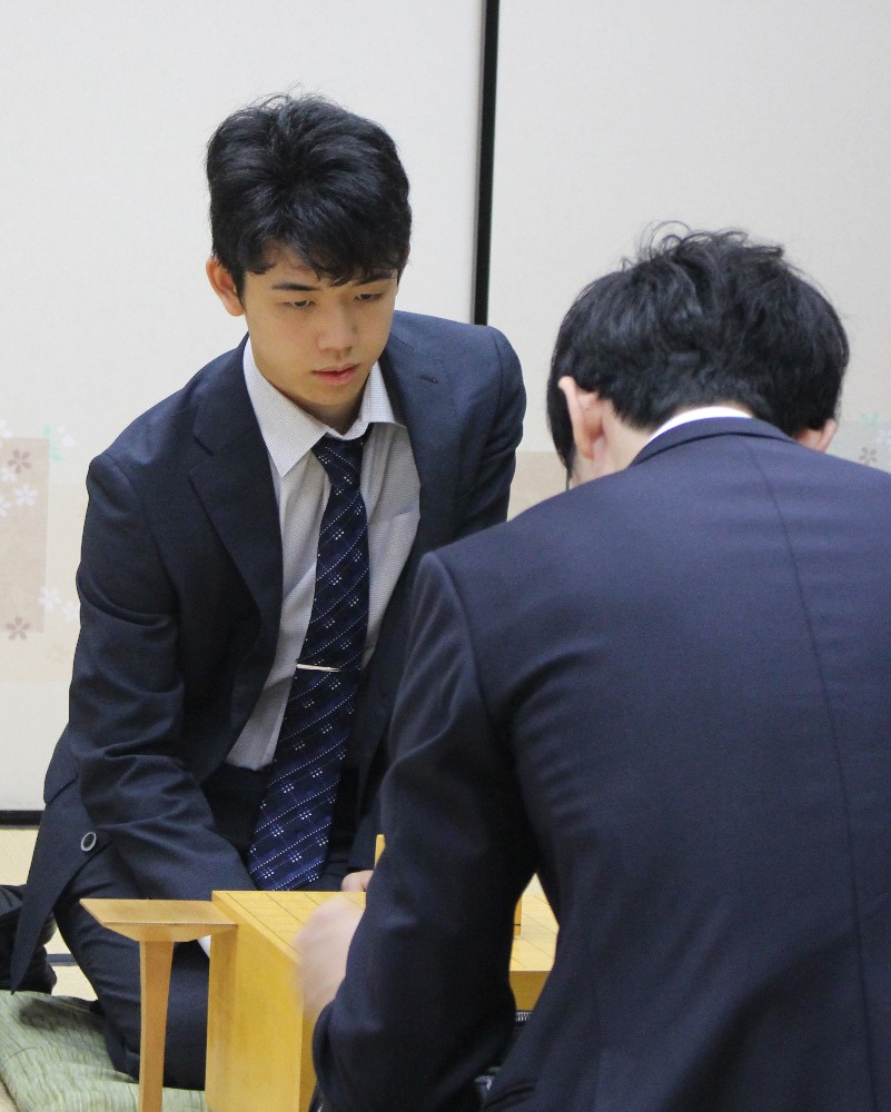 棋聖戦一次予選準決勝で、竹内雄悟四段を破った藤井聡太四段