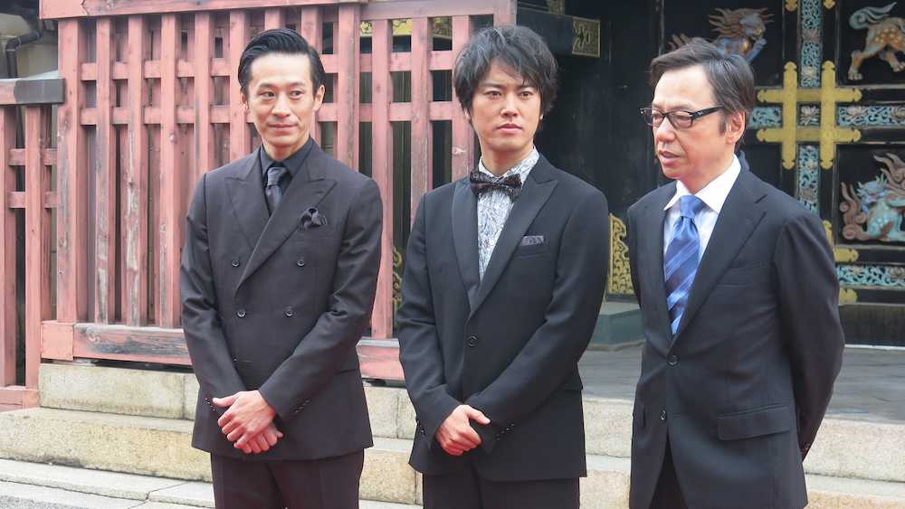 「京都国際映画祭２０１７」のオープニングセレモニーに登場した（左から）三浦誠己、桐谷健太、板尾創路監督
