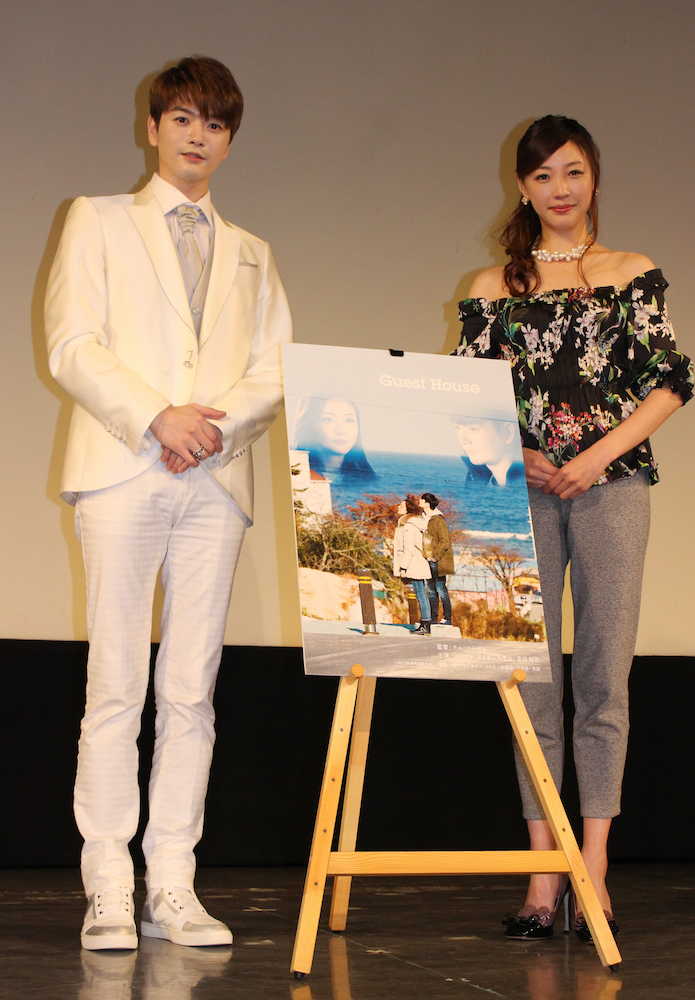 京都国際映画祭で舞台あいさつした「超新星」のソンジェ（左）と、ちすん