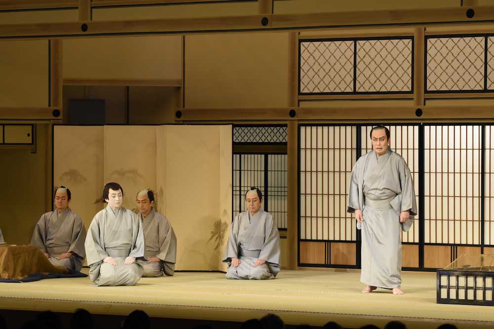 「大石最後の一日」で父・松本幸四郎（右端）と共演する市川染五郎（左から２人目）