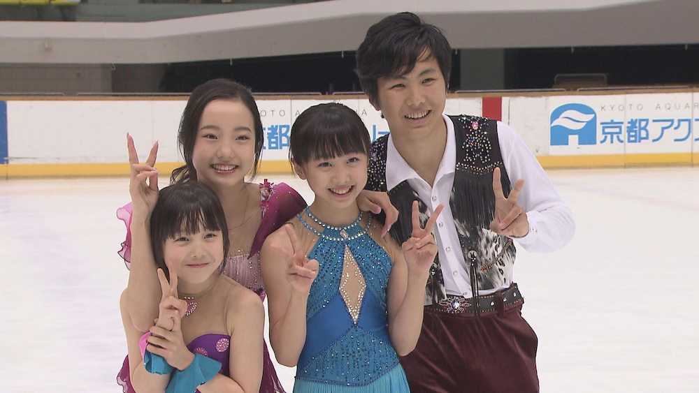 女子フィギュアスケートの本田真凜（後列左）と兄・太一（後列右）、妹・紗来（前列左）、妹・望結（前列右）