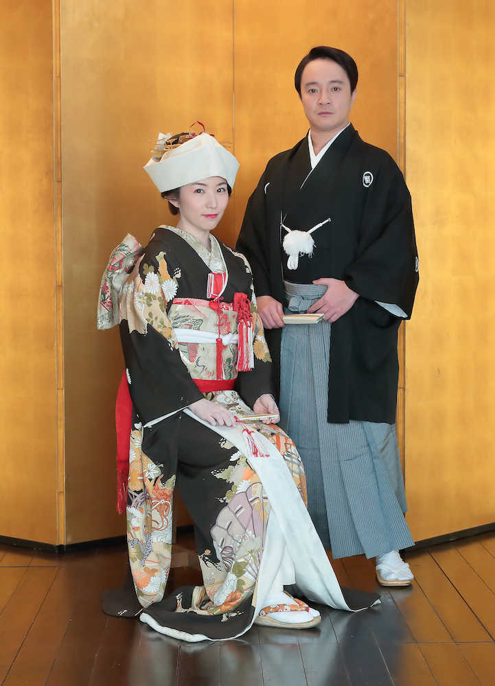 「わろてんか」でトキと風太の挙式写真を撮影した徳永えりと濱田岳