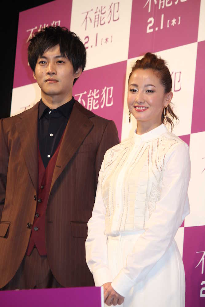 映画「不能犯」公開直前イベントに登場した（左から）松坂桃李、沢尻エリカ