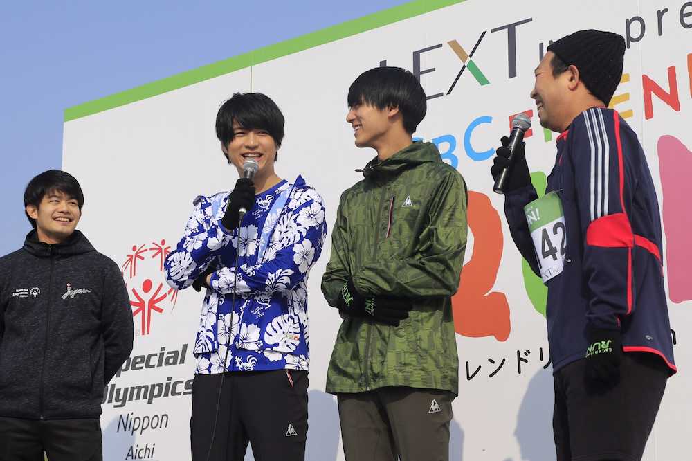 ハーフマラソンを完走したＭＡＧ！Ｃ☆ＰＲＩＮＣＥの永田薫（左）と阿部周平