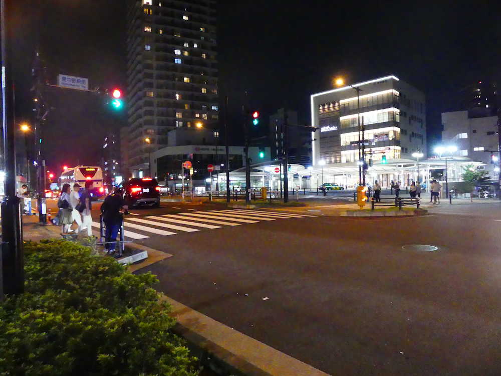吉澤ひとみ容疑者が事故を起こした東中野駅前の横断歩道