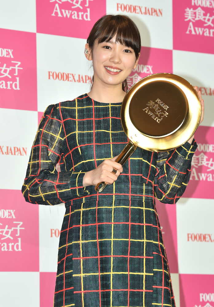 「ＦＯＯＤＥＸ美食女子Ａｗａｒｄ２０１９」のアンバサダーに就任した飯豊まりえ（撮影・岸　良祐）