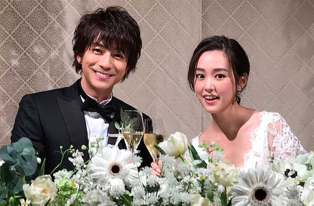 都内のホテルで結婚披露宴を開いた三浦翔平（左）と桐谷美玲夫妻