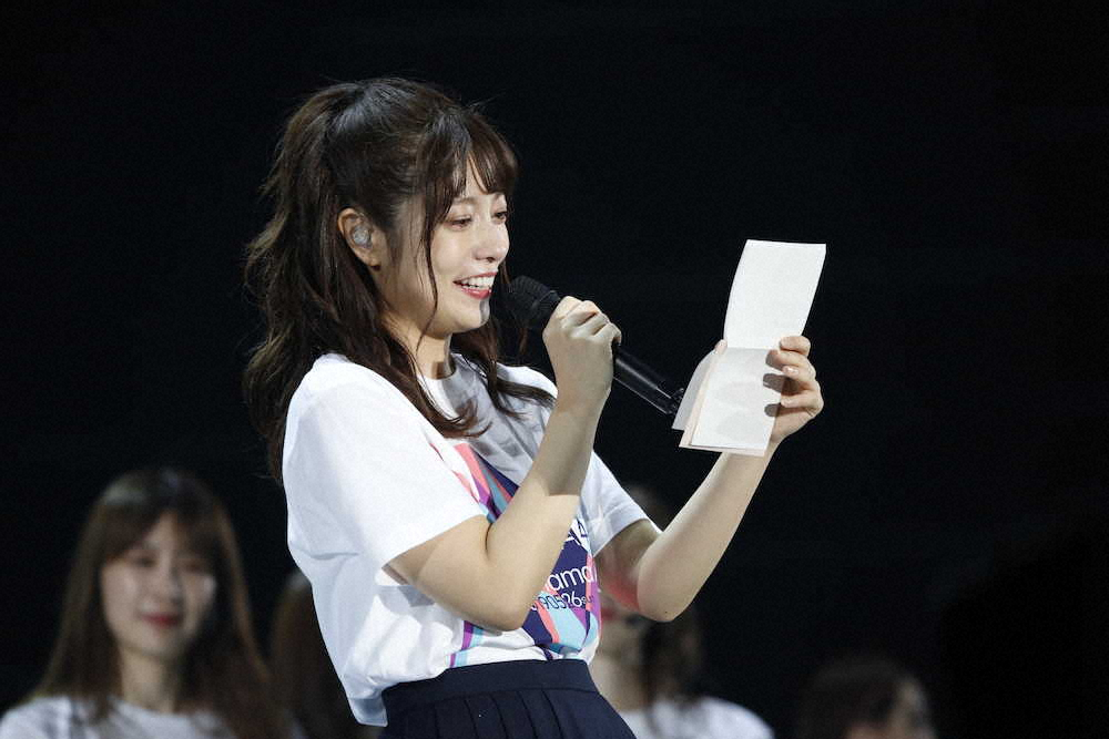 乃木坂46の横浜アリーナ公演で、手紙を読む斉藤優里