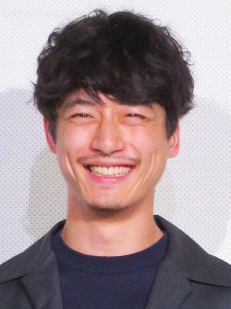 俳優の坂口健太郎