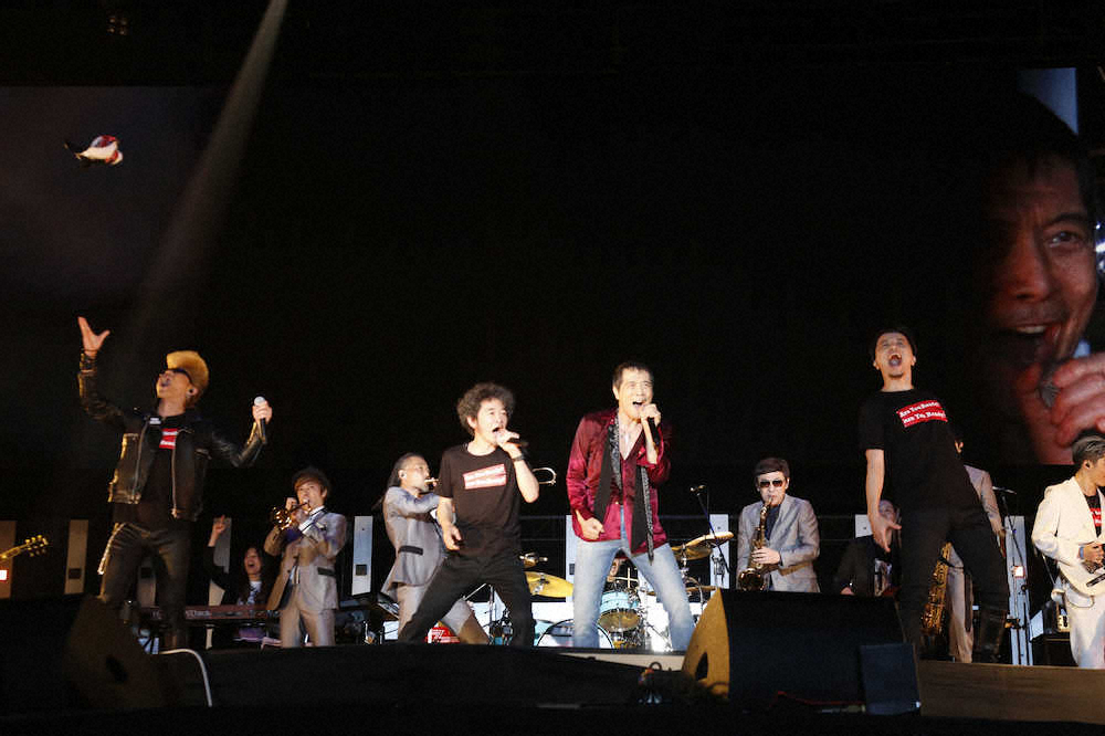 共演する（右から）KREVA、矢沢永吉、奥田民生、氣志團の綾小路翔