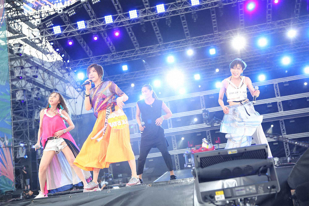 大阪・ヤンマースタジアム長居で開催された音楽フェス「a―nation」2日目に登場したTRF