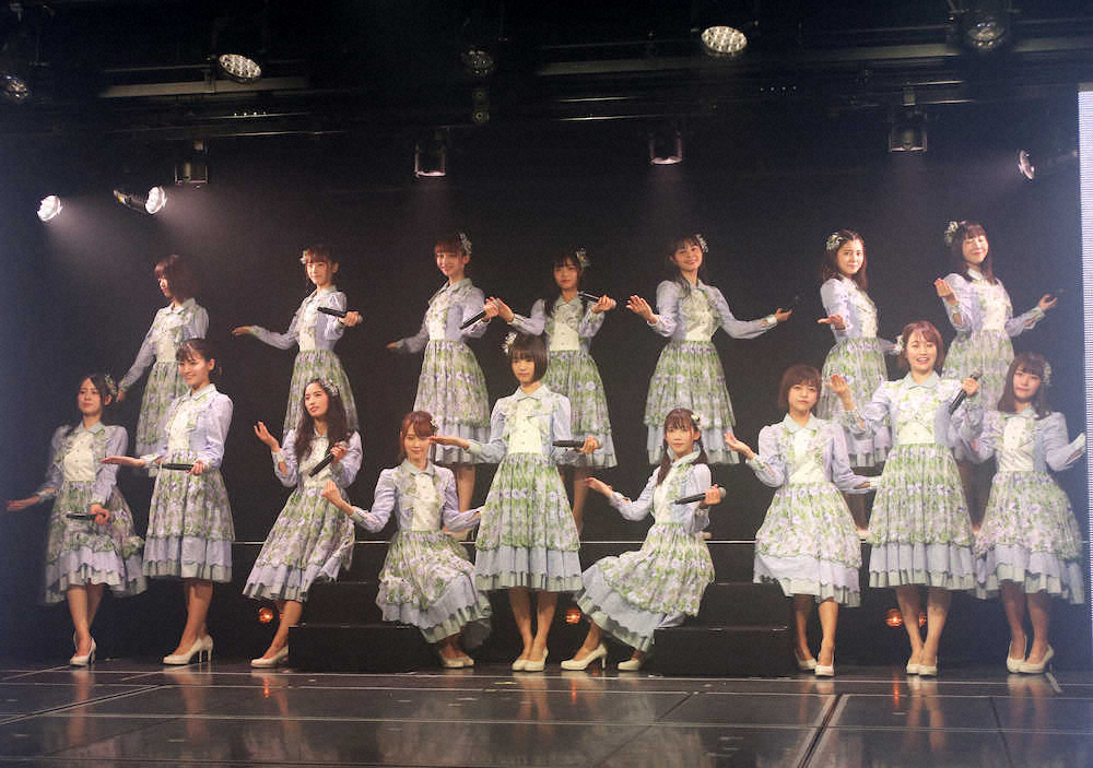 新衣装で劇場公演を再開させたNGT48