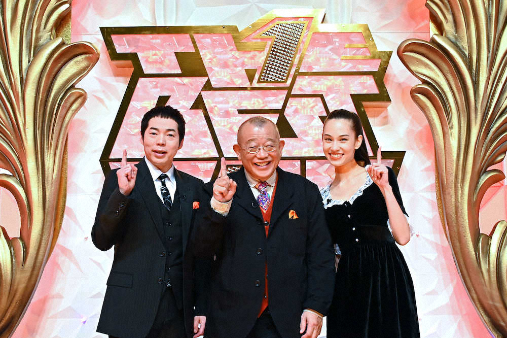 TBSのお笑い特番「ザ・ベストワン」のMCを務める（左から）今田耕司、笑福亭鶴瓶、水原希子
