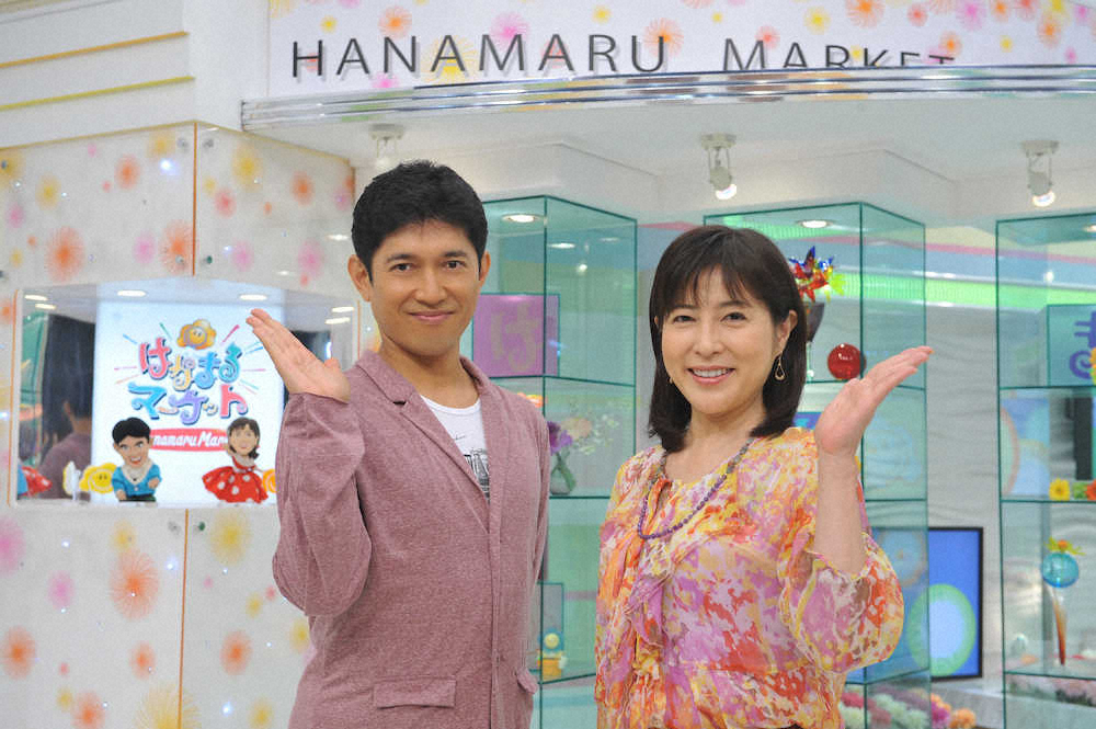 「はなまるマーケット」で共演した岡江久美子さんと薬丸裕英（C）TBS