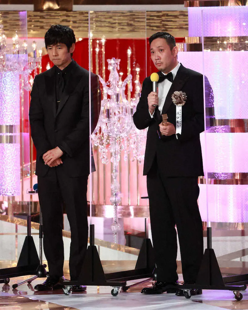 「第45回日本アカデミー賞」最優秀作品賞を受賞した「ドライブ・マイ・カー」の濱口竜介（右）と主演の西島秀俊