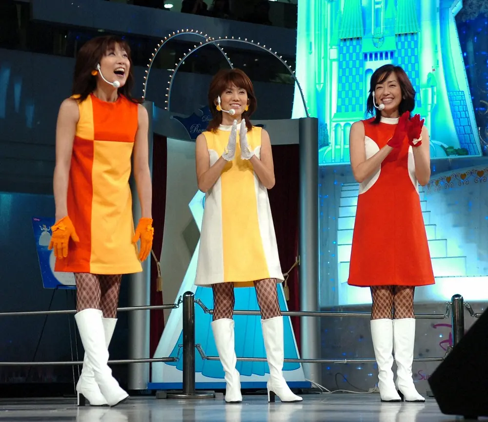 05年、新ユニットでのデビュー曲「ミッキーマウス・マーチ」をＰＲする左からキューティー・マミーの堀ちえみ、松本伊代、早見優
