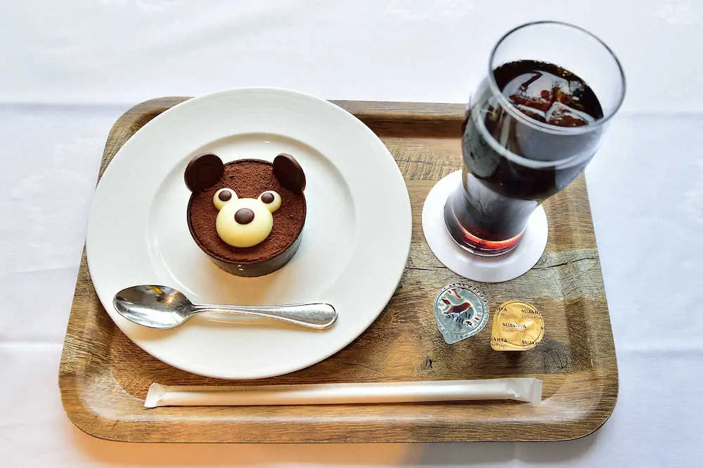 藤井叡王が注文した午前のおやつで「コロコロくまさん」とアイスコーヒー（日本将棋連盟提供）