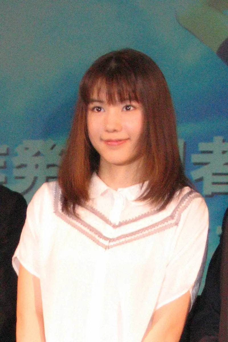 2006年、アニメ映画「時をかける少女」の製作発表に出席した仲里依紗