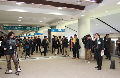 ８０人を超える報道陣が集まった福島競馬場内覧会
