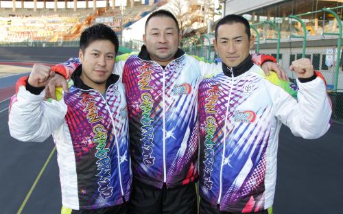 ＜ＫＥＩＲＩＮグランプリ＞結束を誓う東北ラインの３人（左から）佐藤、山崎、成田