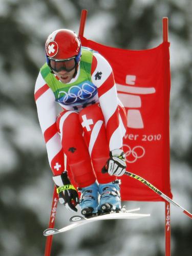 男子滑降で優勝したスイスのディディエ・デファゴ