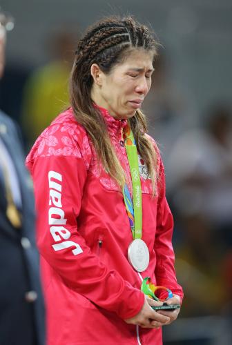 リオ五輪＜女子レスリング・５３キロ級　決勝＞表彰台で吉田は涙