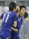 サッカーアジア・カップ　祝福される香川