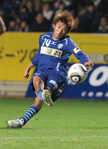 昨季はＪ２福岡に所属、リーグ４位の１５得点を記録したＭＦ永里源気＝２０１０年１１月撮影