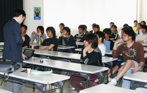 「放射線に関する勉強会」に出席したサッカーＪ２水戸の選手たち
