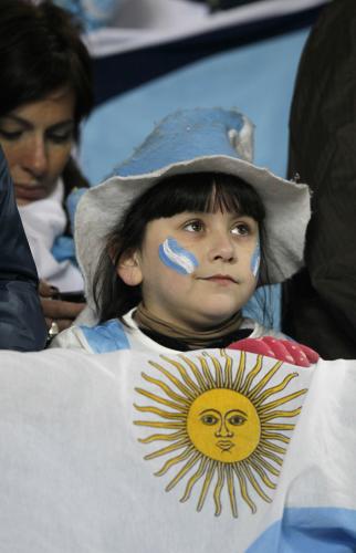 ＜アルゼンチン・ボリビア＞試合開始を待つアルゼンチンのサポーター