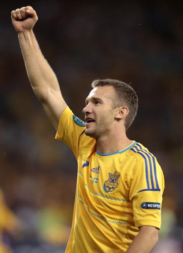＜ウクライナ２―１スウェーデン＞２得点を決めたウクライナの“英雄”シェフチェンコ