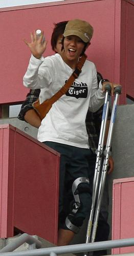 ＜Ｕ－２０女子　日本・米国＞松葉杖で応援に駆けつけた京川