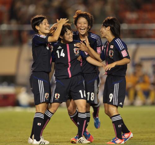 ＜Ｕ―１９女子Ｗ杯　日本・韓国＞前半１９分、柴田が勝ち越しとなるこの日２点目のゴールを決める