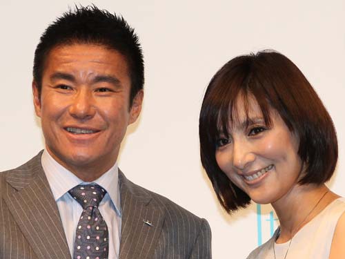 引退を表明したＦＷ中山雅史（左）の妻・生田智子がブログで感謝の言葉をつづった