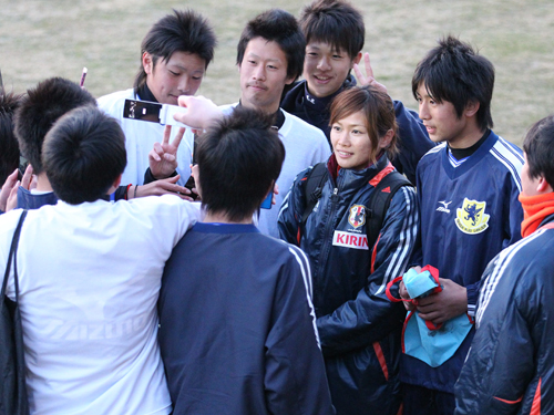 仙台育英は昨年３月になでしこジャパンと練習試合を行った