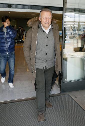 イタリアでの休暇を終え、再来日したサッカー男子日本代表のザッケローニ監督