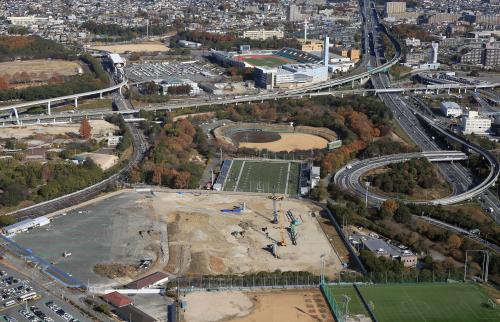Ｇ大阪の新スタジアム建設地（手前）。中央奥は万博記念競技場