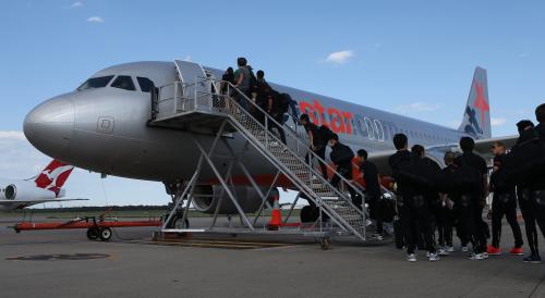 ＜アジアカップ日本代表練習＞格安航空会社でメルボルンに向かう本田ら日本代表